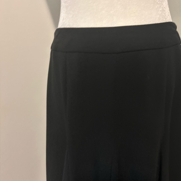 Emma James Woman’s Petite Stretch Black Flare Skirt,Size 6P - Picture 5 of 9